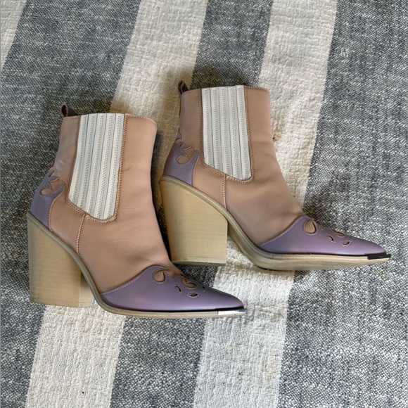 Steve Madden SZ 7M Pastel Pink and Purple 3.5” Heeled Boots Western Silver Tip - Picture 4 of 7
